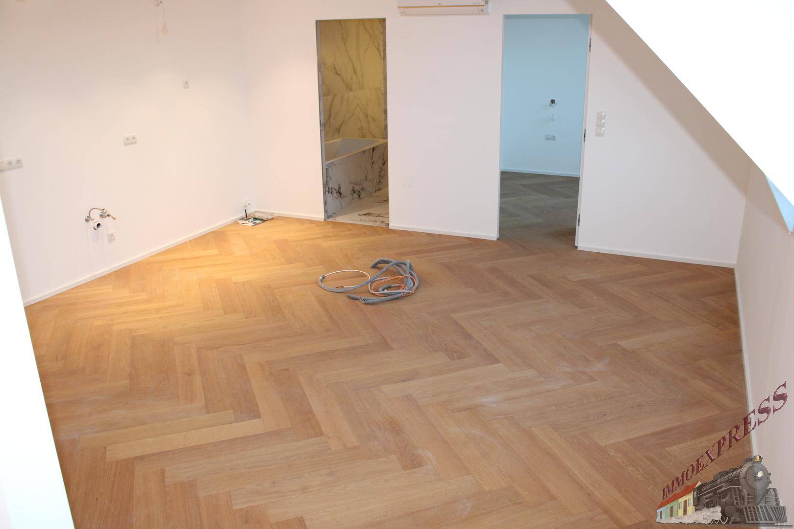 Gut gelegene Dachgeschosswohnung im 9. Bezirk mit Balkon und Terrasse – pohled 4