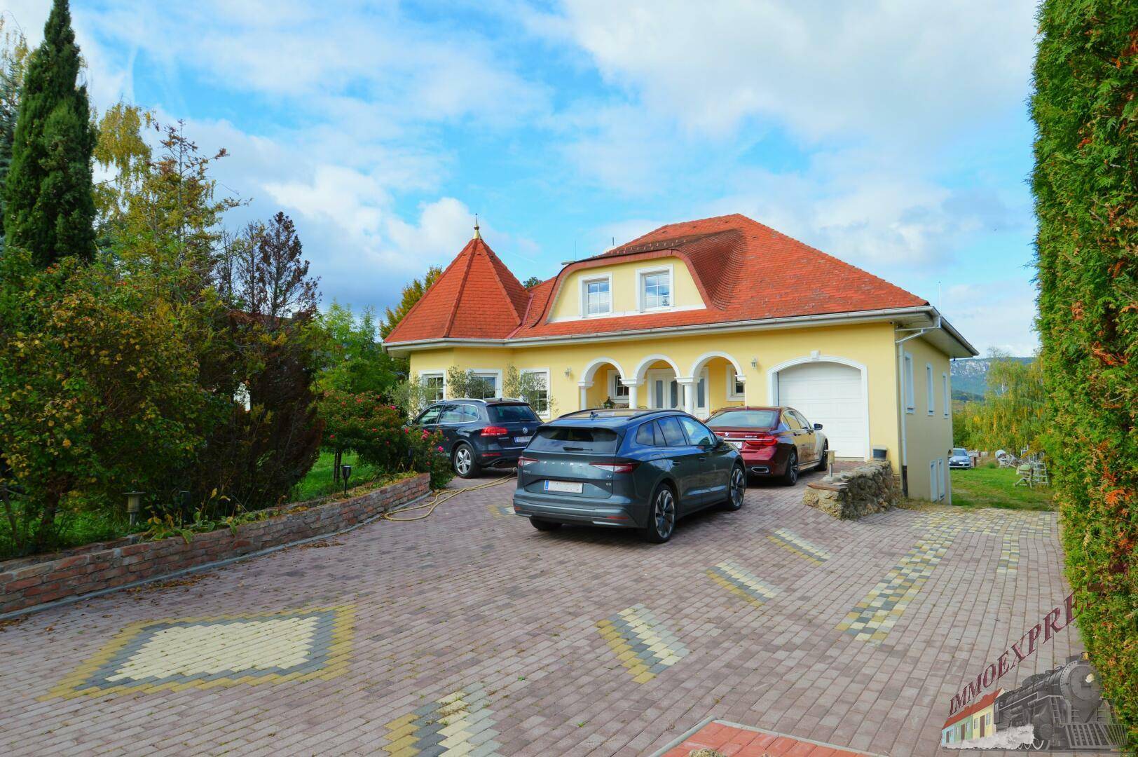 Repräsentatives Einfamilienhaus im italienischen Stil auf ca. 2.711 m² - Ansicht 3
