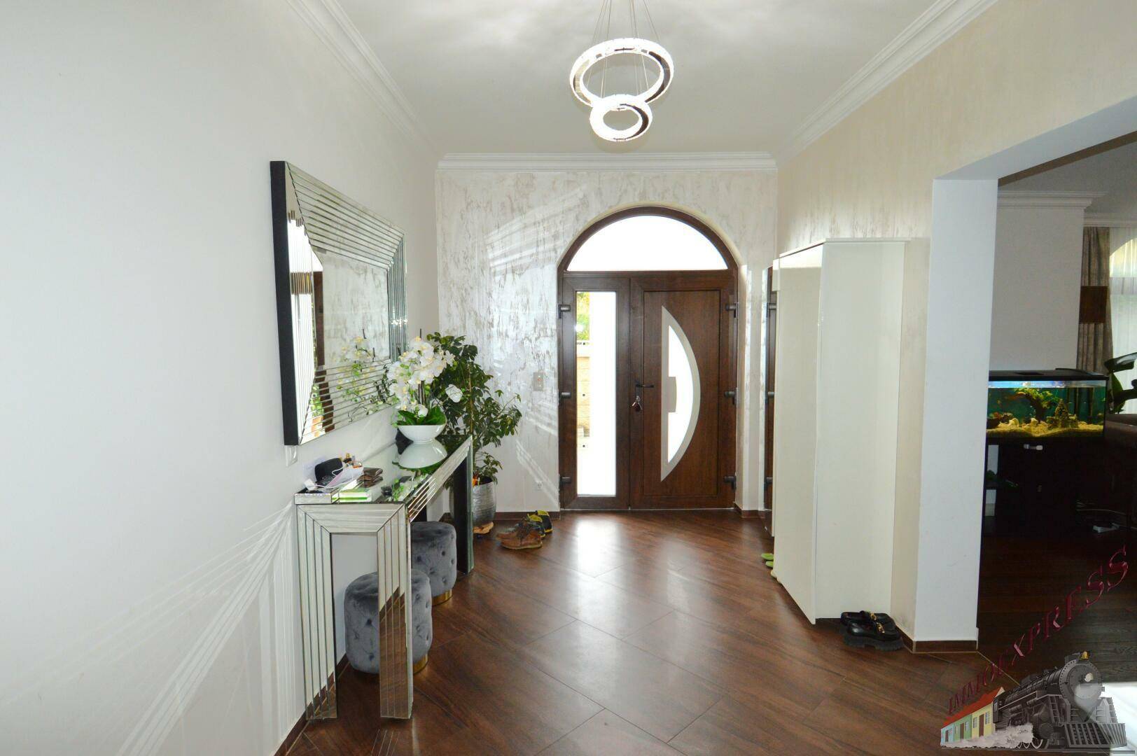 Hochwertiges Ein-/ Zweifamilienhaus mit separater Wohnung - Doppelgarage mit Fußbodenheizung - Ansicht 5
