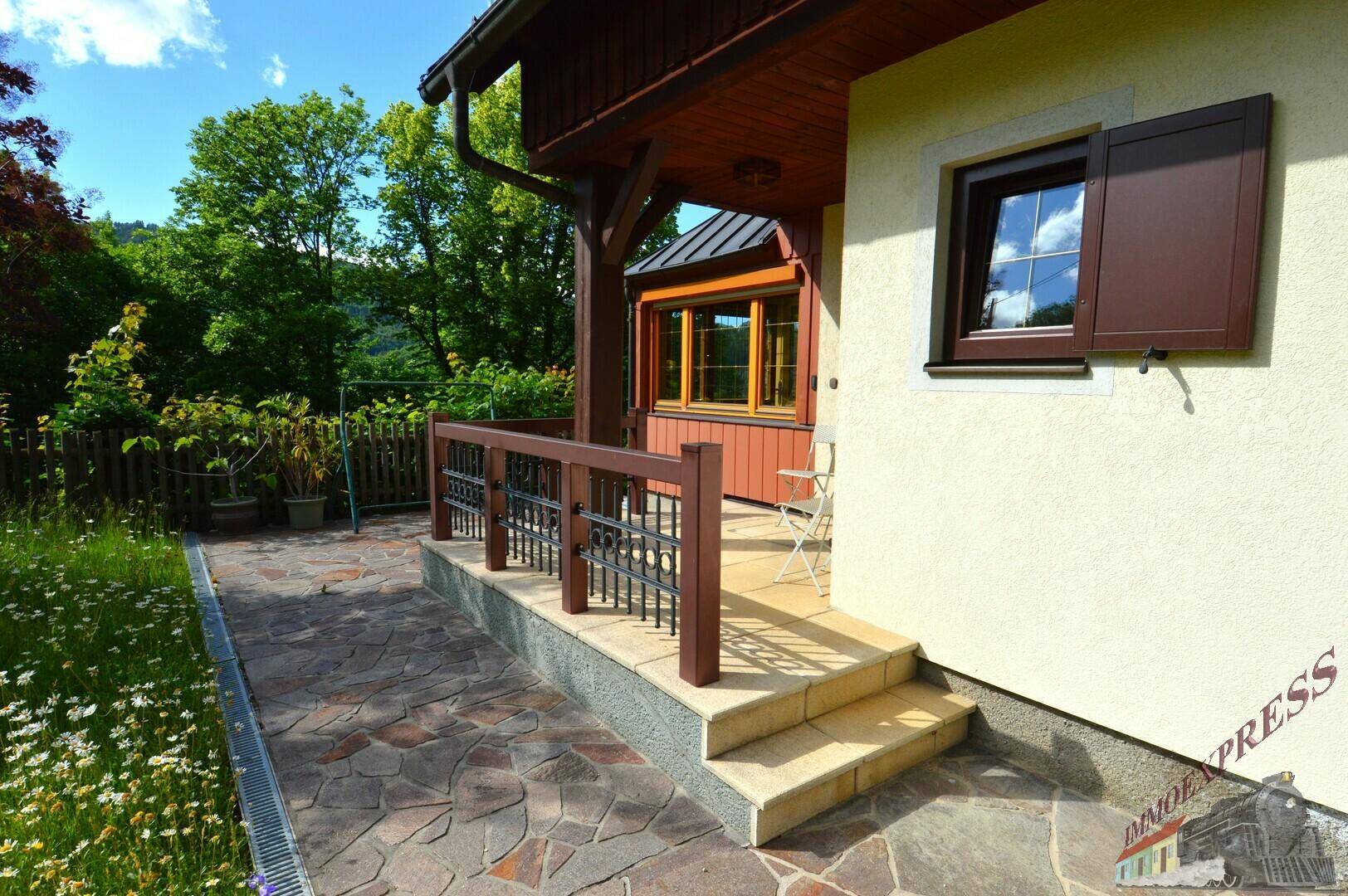 Landhaus in Ruhelage von Maria Schutz auf ca. 2.309 m² mit Bachlauf - Mehr