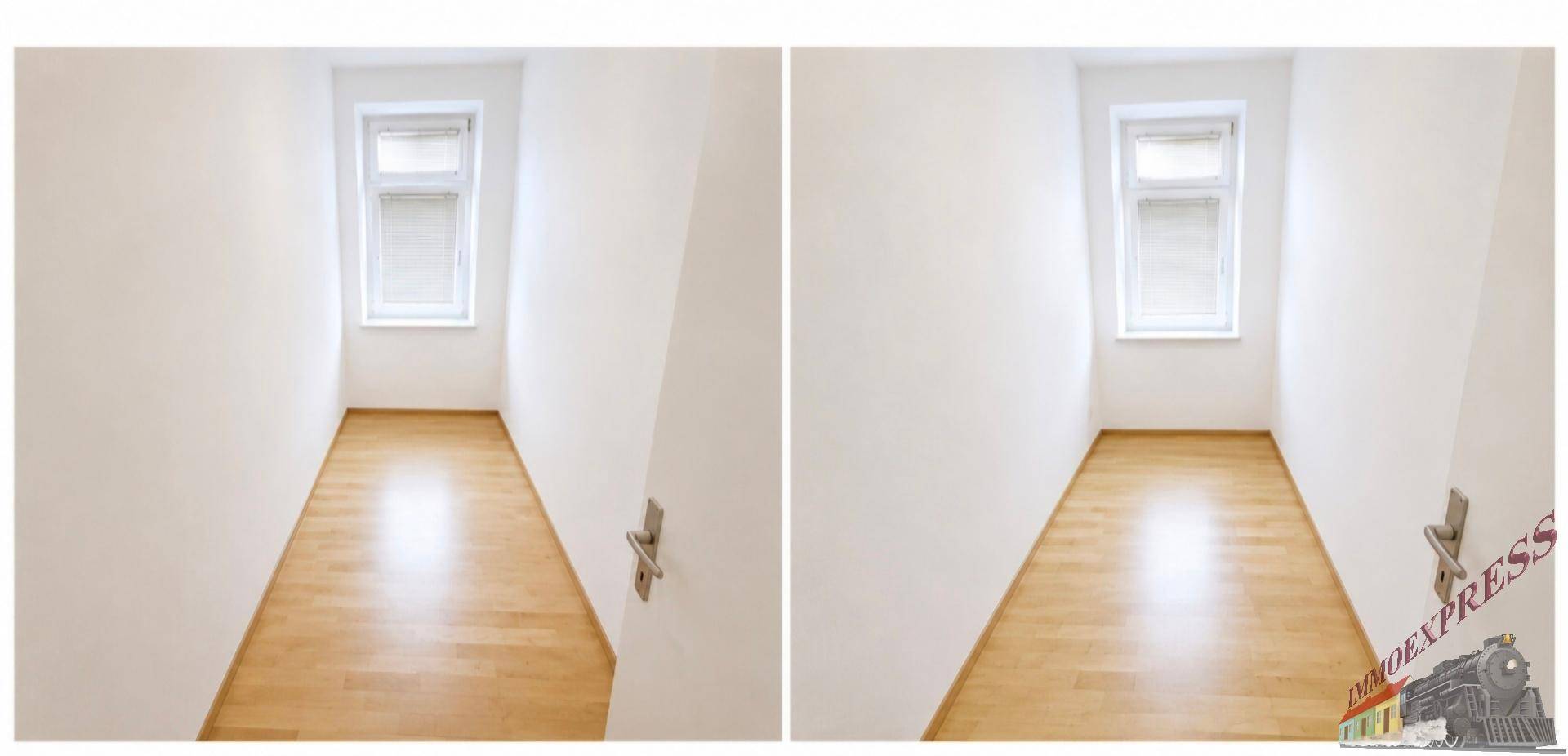 Schmaler, heller Raum mit einem Fenster und hellem Holzparkettboden, ideal als Kinderzimmer.