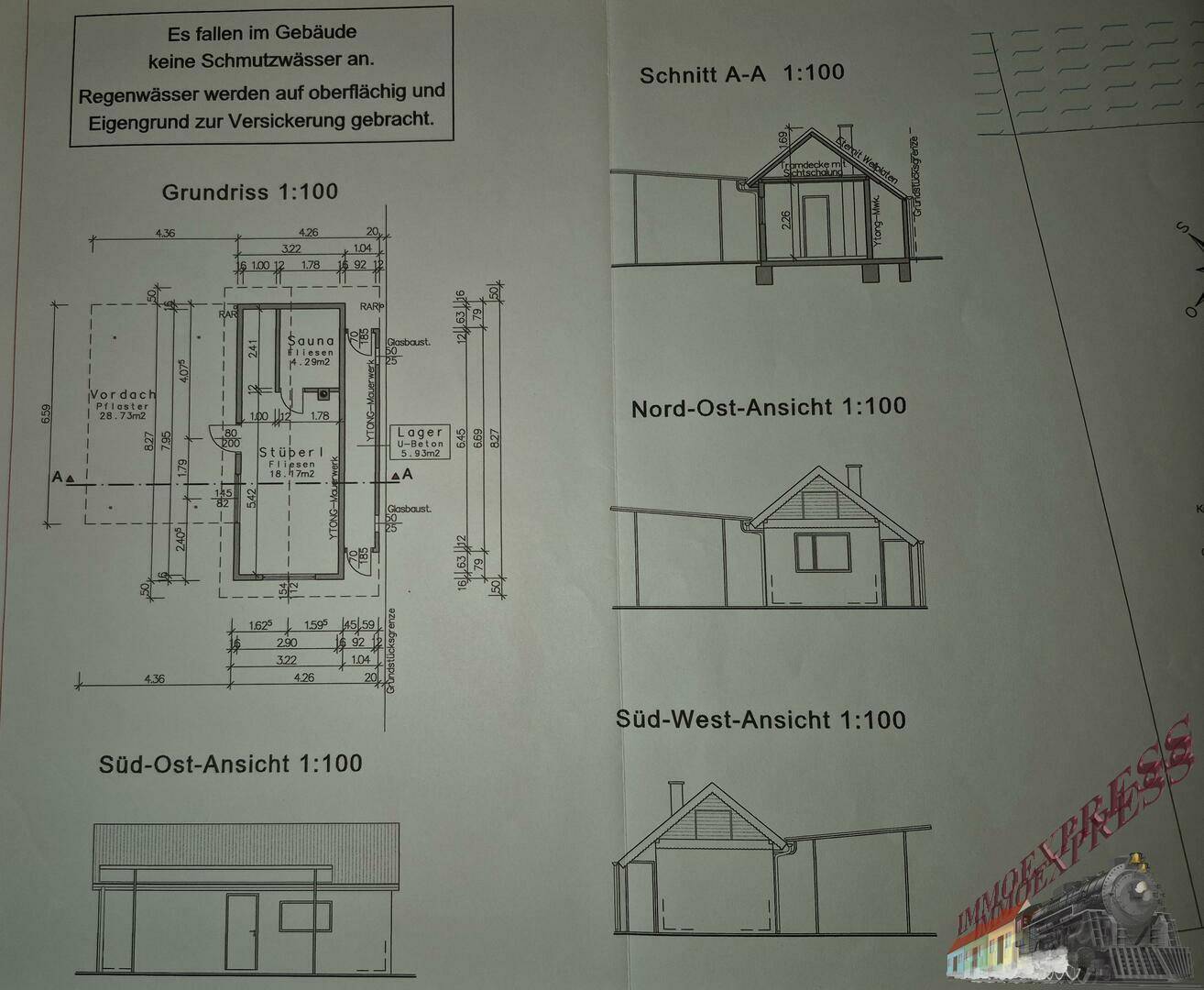 Grundriss des Nebengebäudes mit Sauna, Stüberl und Lagerraum sowie verschiedenen Gebäudeansichten.