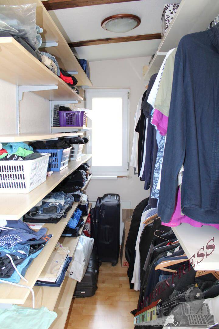 Kleiderschrank/Raum