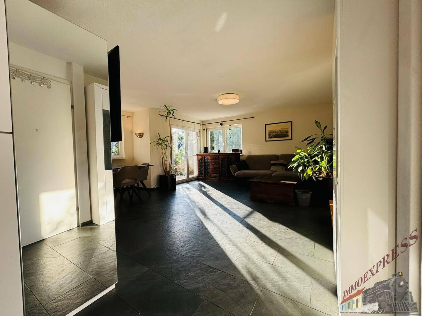 Vorzimmer Blickrichtung Wohnzimmer