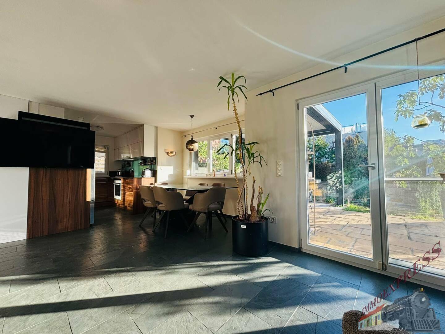 Wohnzimmer Blickrichtung Küche