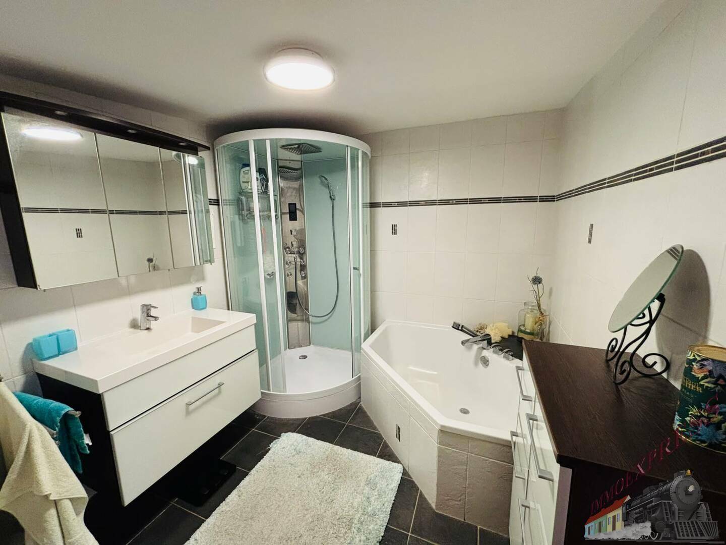 Badezimmer | Dusche und Badewanne