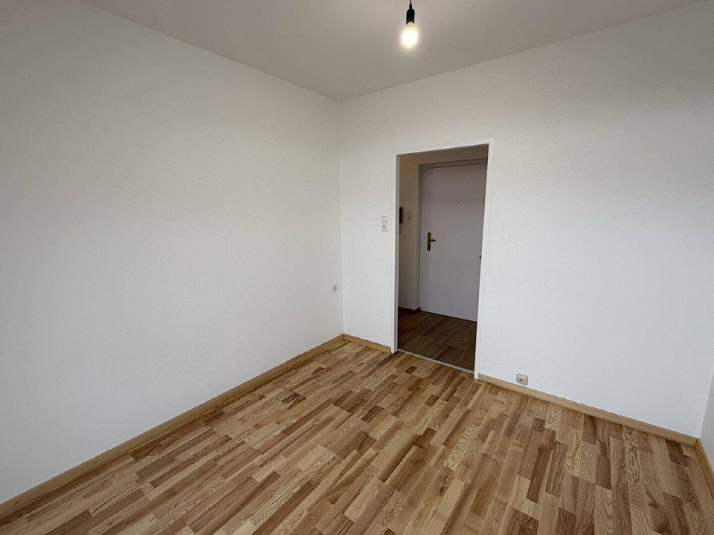 https://pictures.immobilienscout24.de/prod.www.immobilienscout24.at/pictureserver/loadPicture?q=70&id=012.0012000001E3r9q-1733774947-a1588f6a81aa4c6589ac53d0d2a95d29