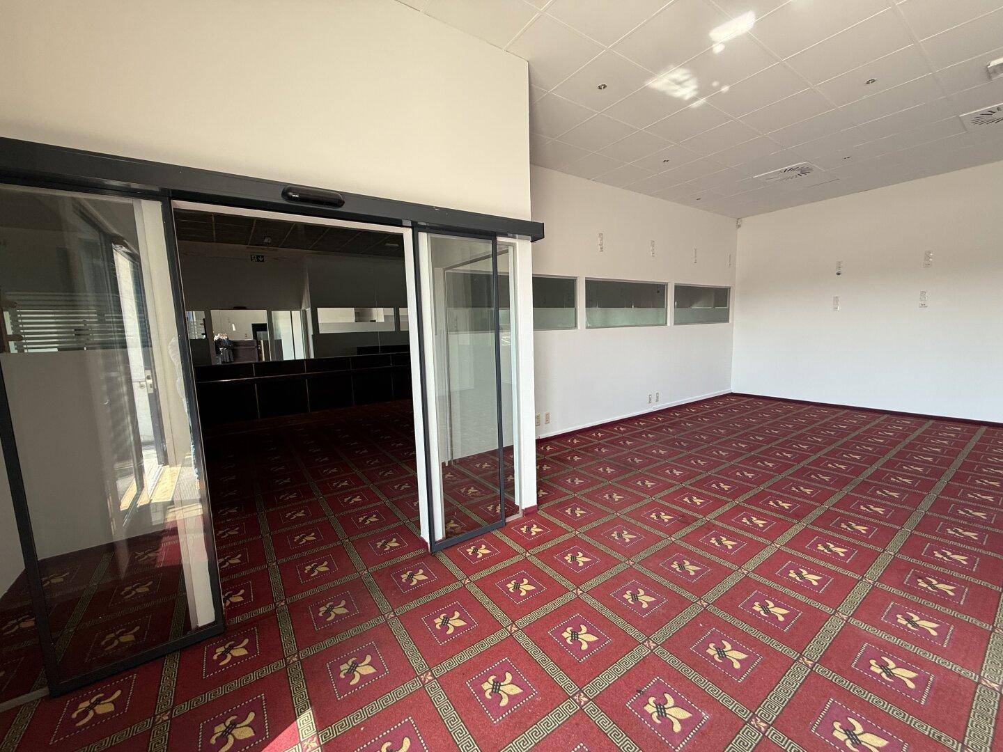 Wöllersdorf - Nähe Süd-Autobahnab-Auffahrt-Frequenzlage! Topausgestattetes Gewerbeobjekt - 170m², 3 Zimmer, 14 Stellplätze - Ansicht 6