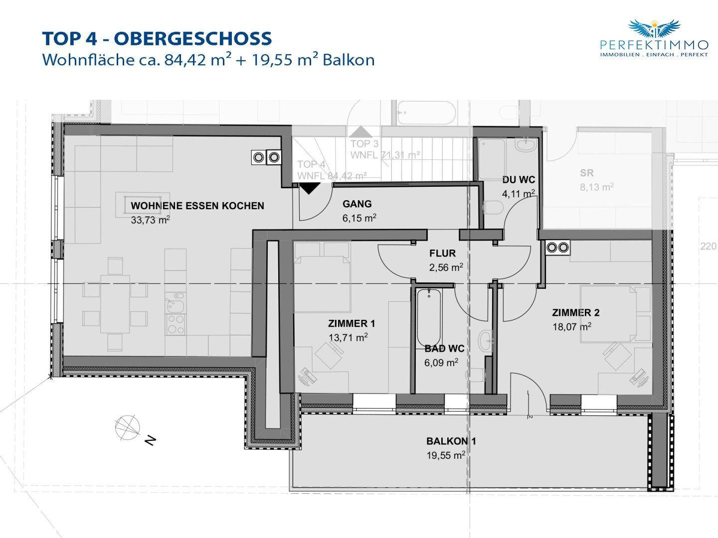 Grundriss des Obergeschosses "TOP 4" mit Wohn-Ess-Kochbereich, zwei Zimmern und großem Balkon.