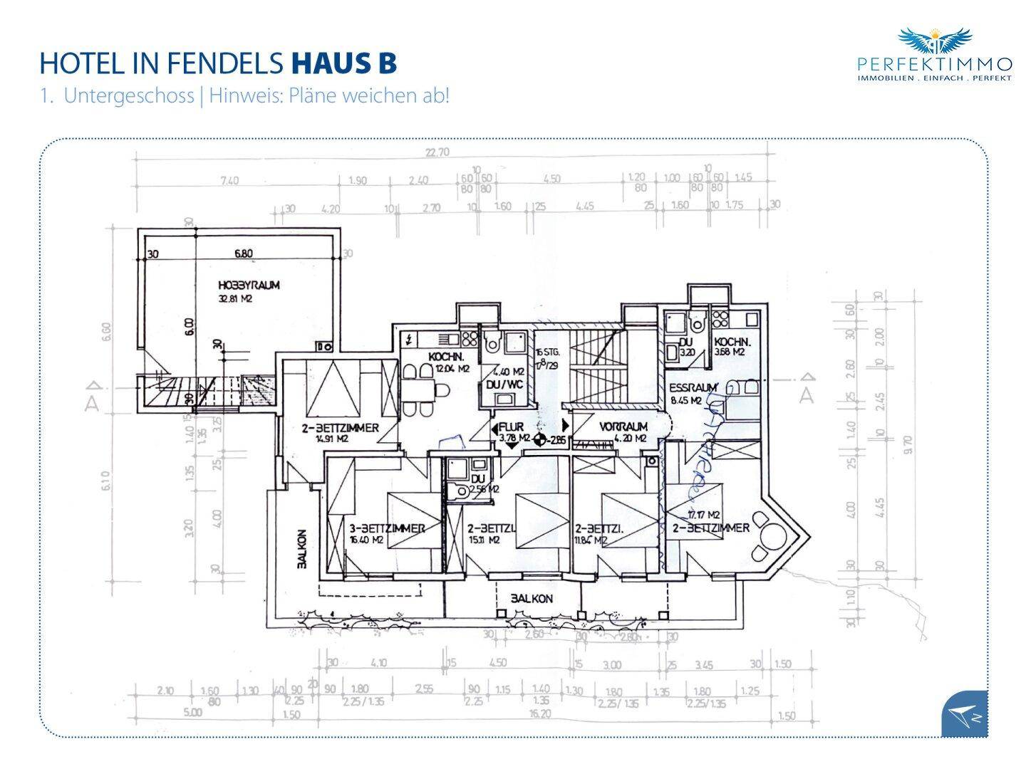 Grundriss des ersten Untergeschosses von Haus B mit mehreren Schlafzimmern und Balkonen.