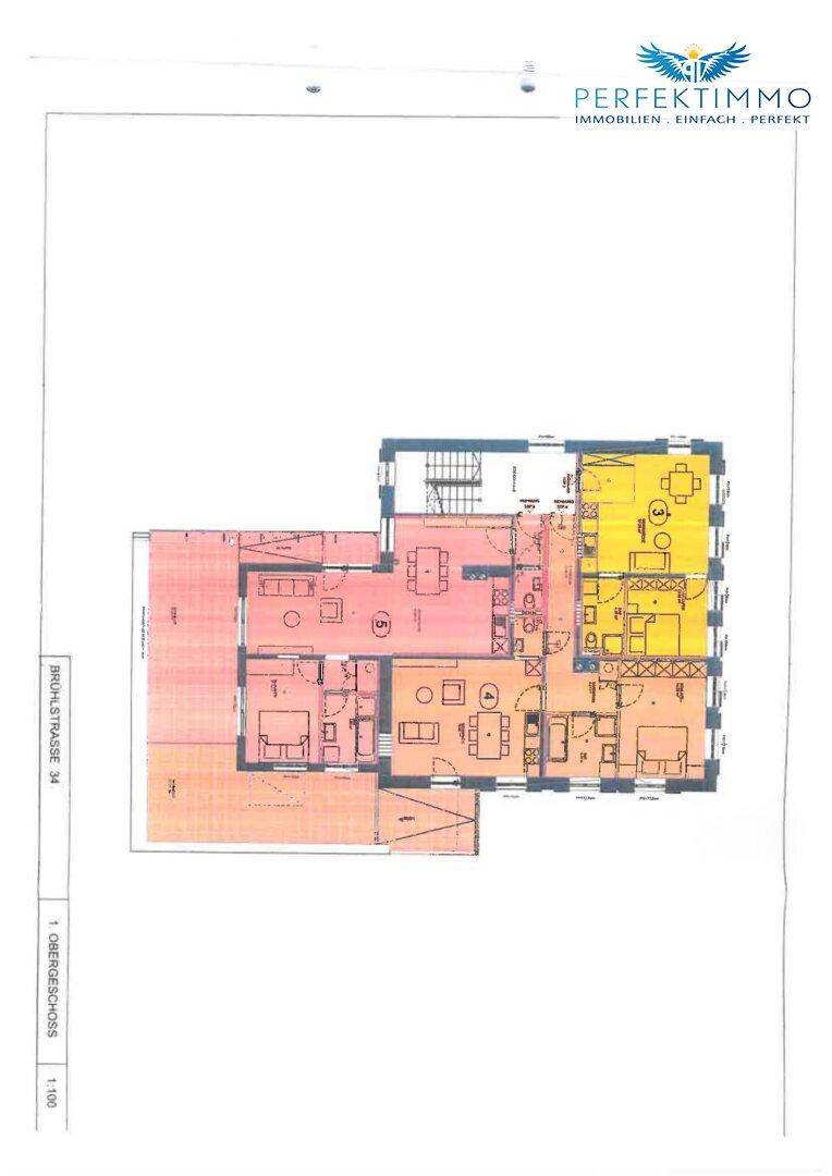 Grundriss des Obergeschosses mit mehreren Zimmern und einem Treppenhaus, farblich markiert.