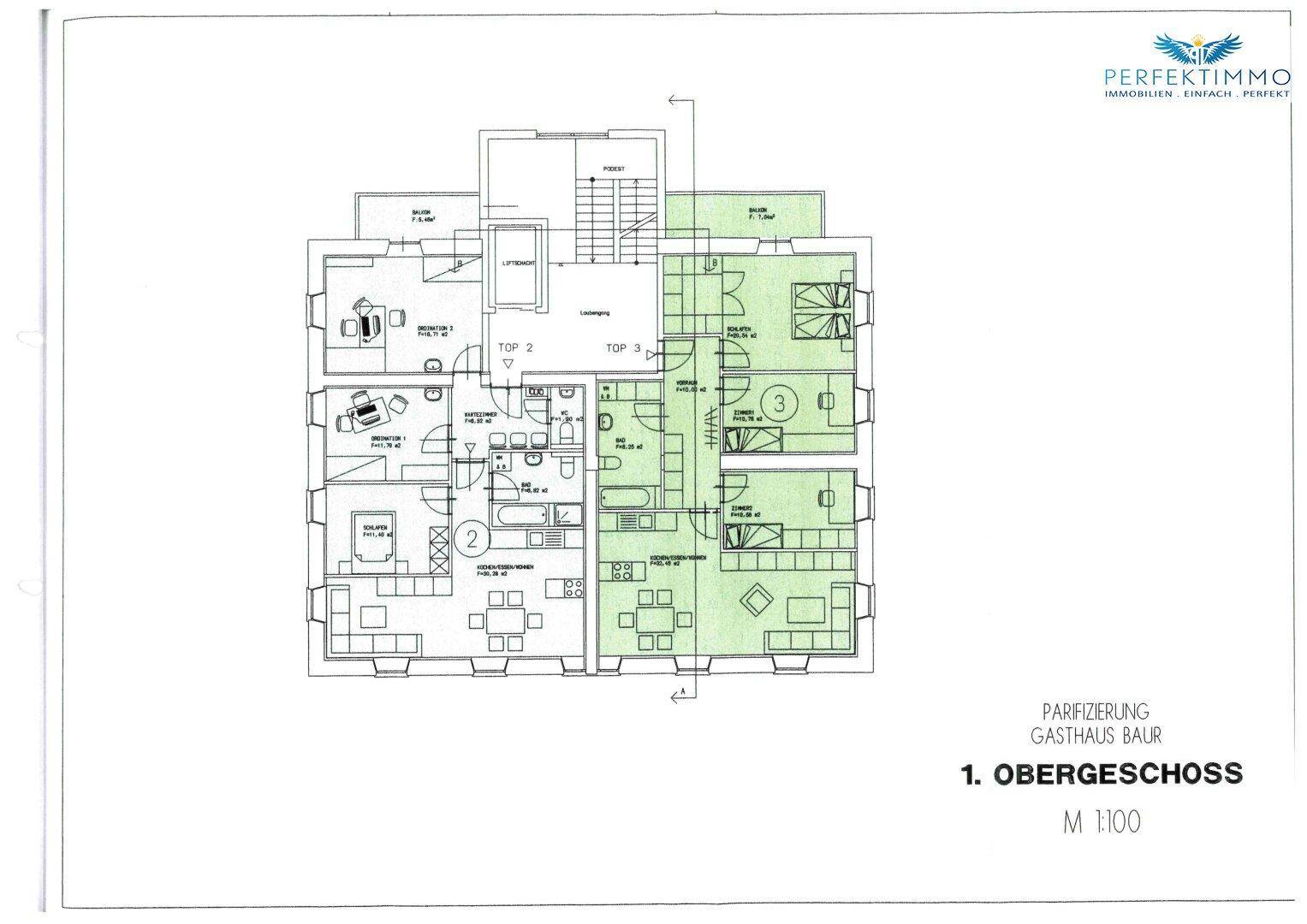Grundriss des ersten Obergeschosses mit mehreren Wohneinheiten und Bädern.