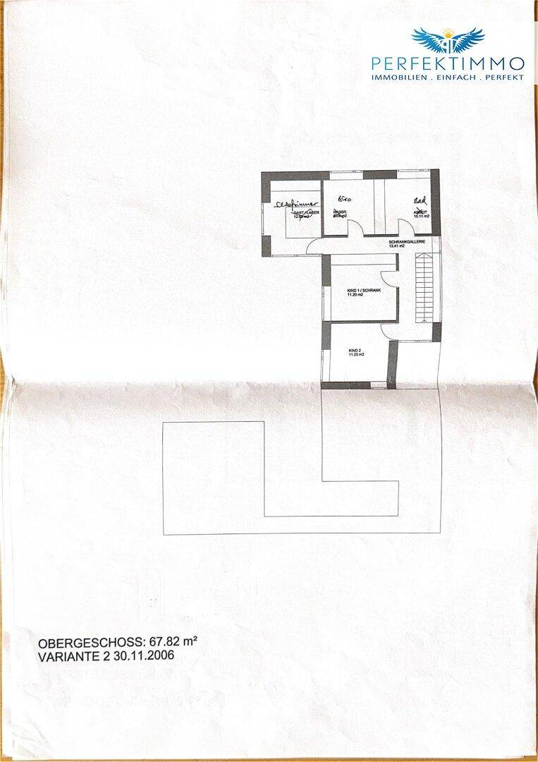 Grundriss des Obergeschosses mit Schlafzimmern und Bad.