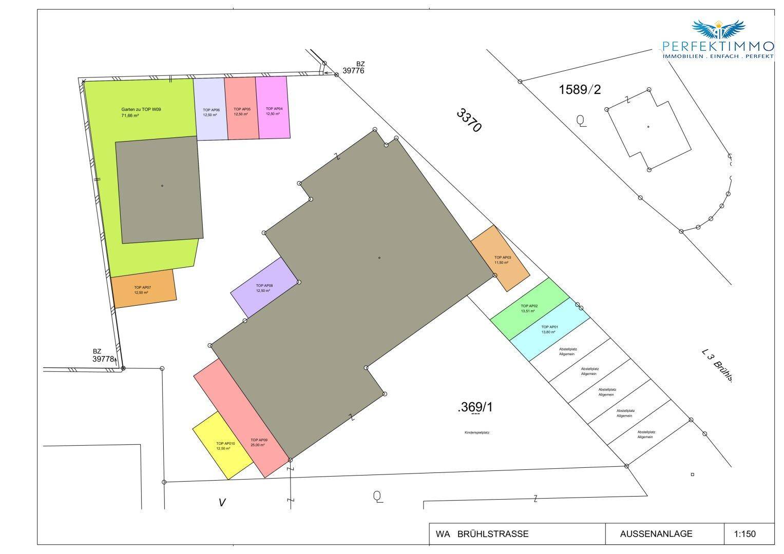 Lageplan des Gebäudes mit umliegendem Grundstück und Parkplätzen.