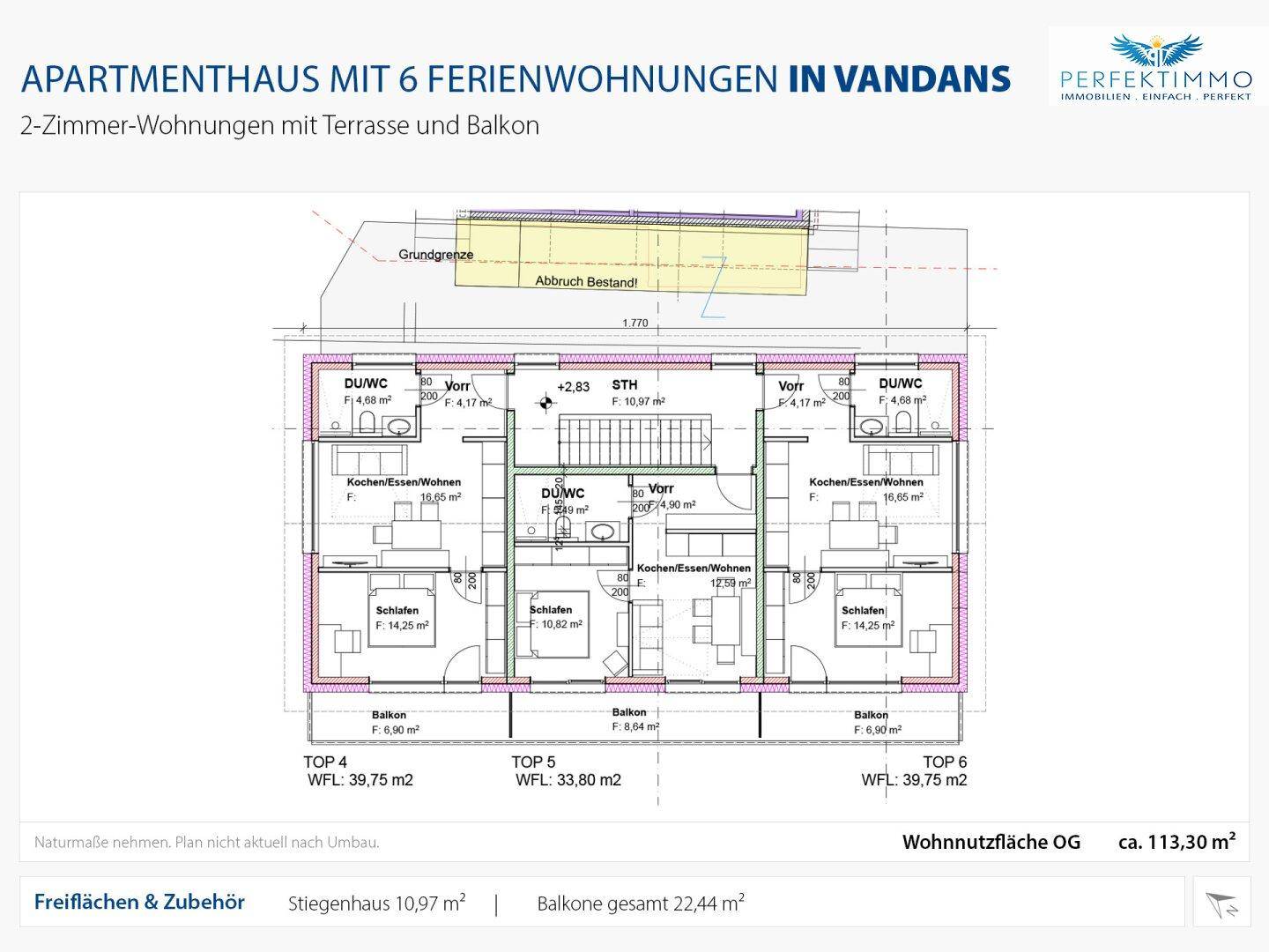 Grundriss des Obergeschosses mit drei Wohnungen, Balkonen und Terrassen.