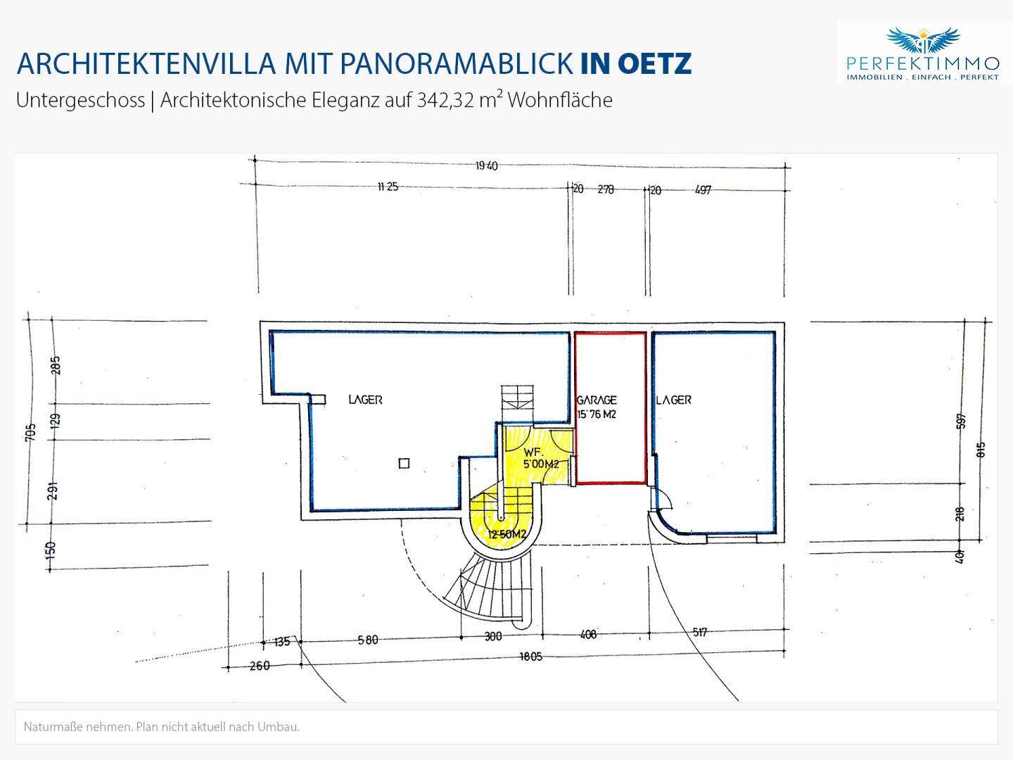 Grundriss des Untergeschosses mit Garage, Lagerflächen und Treppenaufgang.