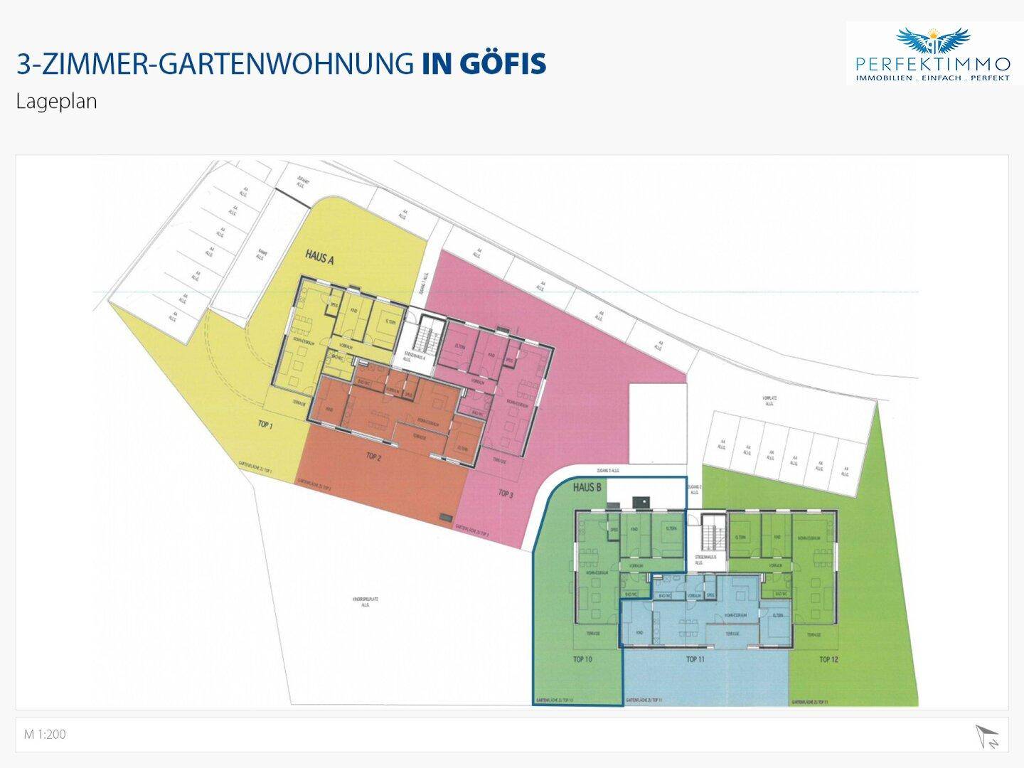 Lageplan einer Wohnanlage mit mehreren Gebäuden, Gartenwohnungen und Parkplätzen.