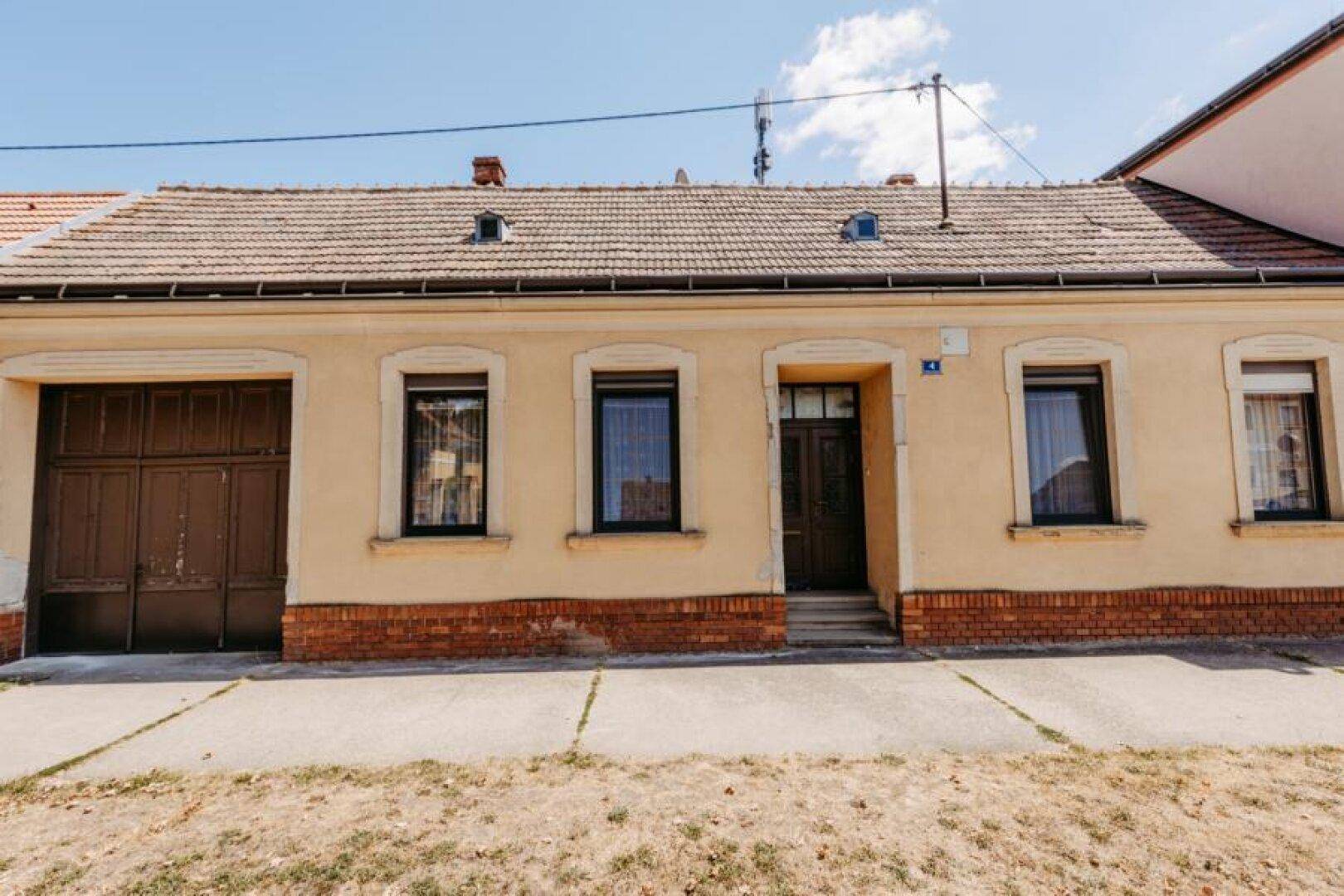 Schaffen sie sich IHREN Lebensmittelpunkt. Ehemaliges Bauernhaus (sanierungsbedürftig) - View 2