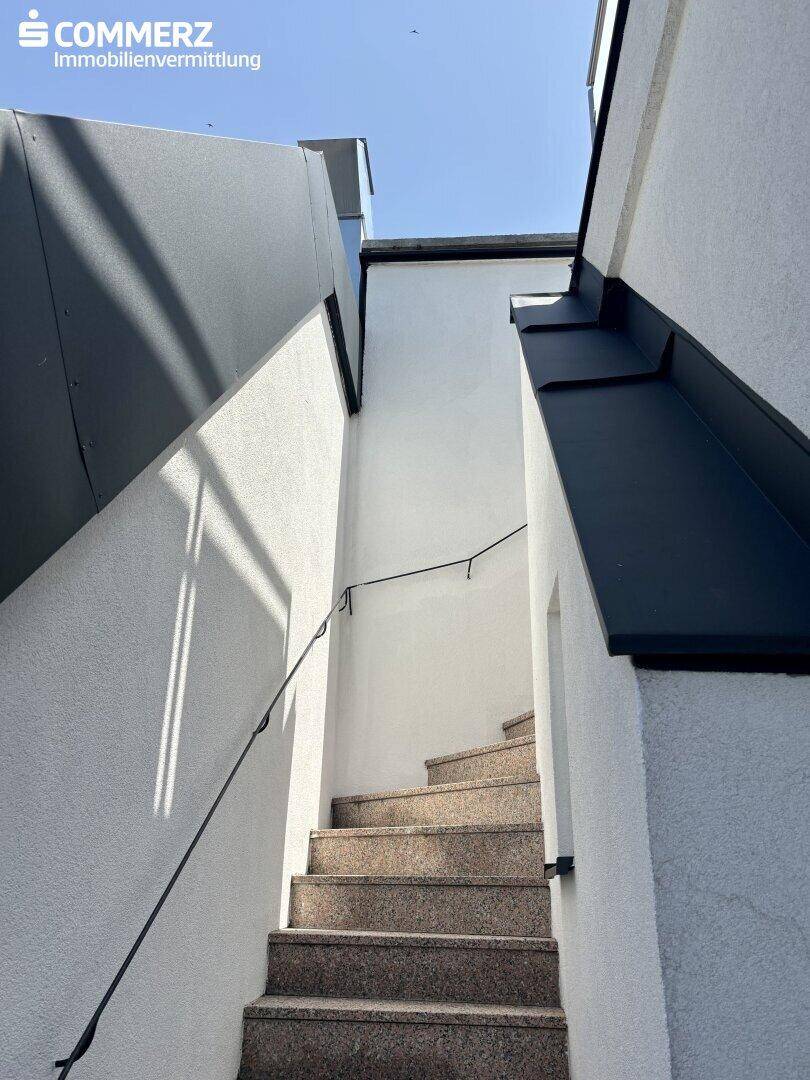 Top 16 Aufgang Dachterrasse