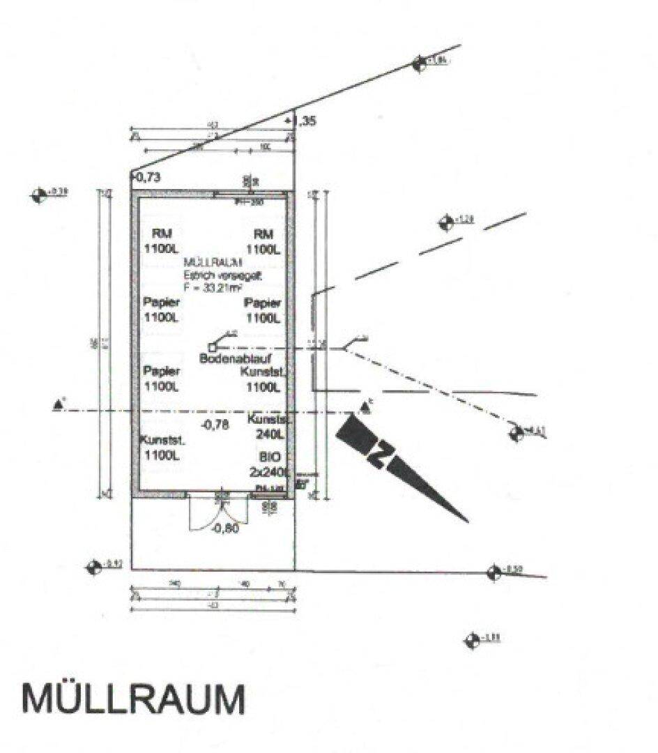 Detaillierter Grundriss eines Müllraums mit spezifischen Abmessungen und Bezeichnungen.