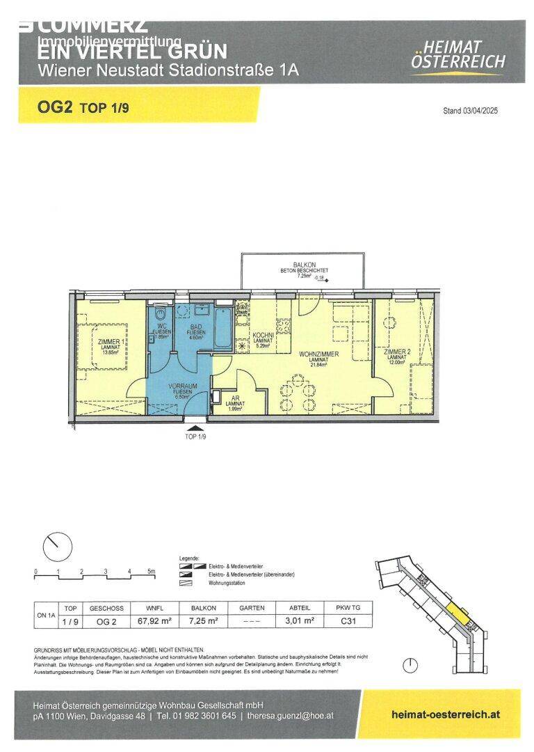 Grundriss einer Wohnung mit drei Zimmern, Balkon und separater Küche.