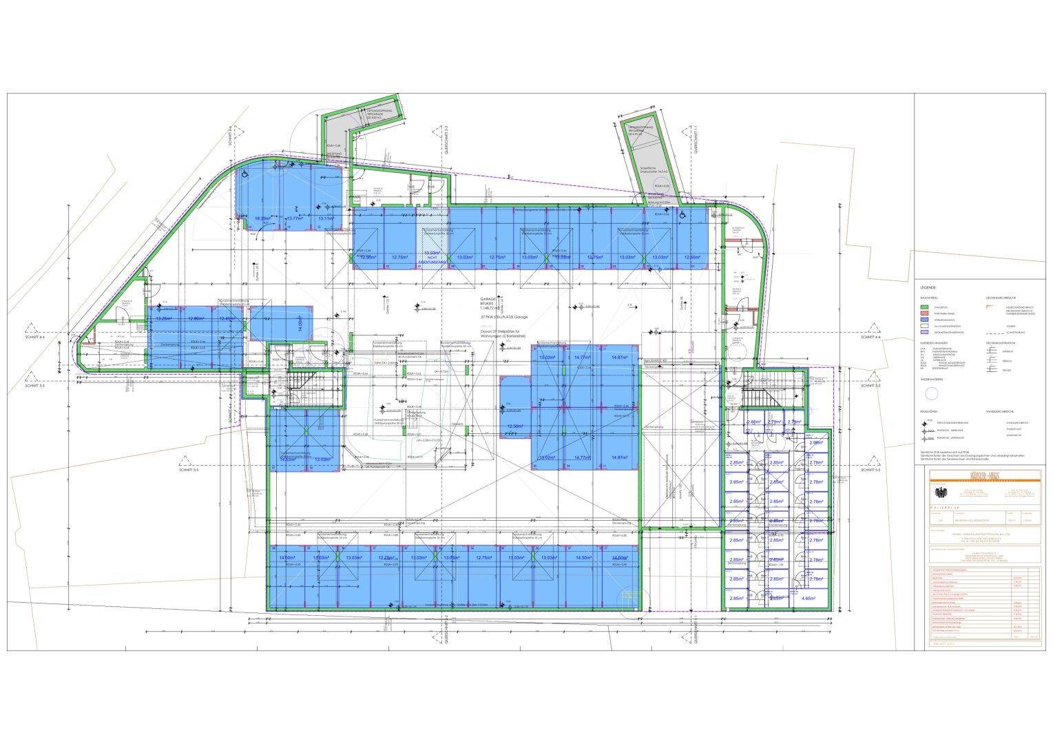 Detaillierter Grundriss eines Untergeschosses mit zahlreichen Abstellräumen und Parkplätzen, inklusive Treppenhäusern.