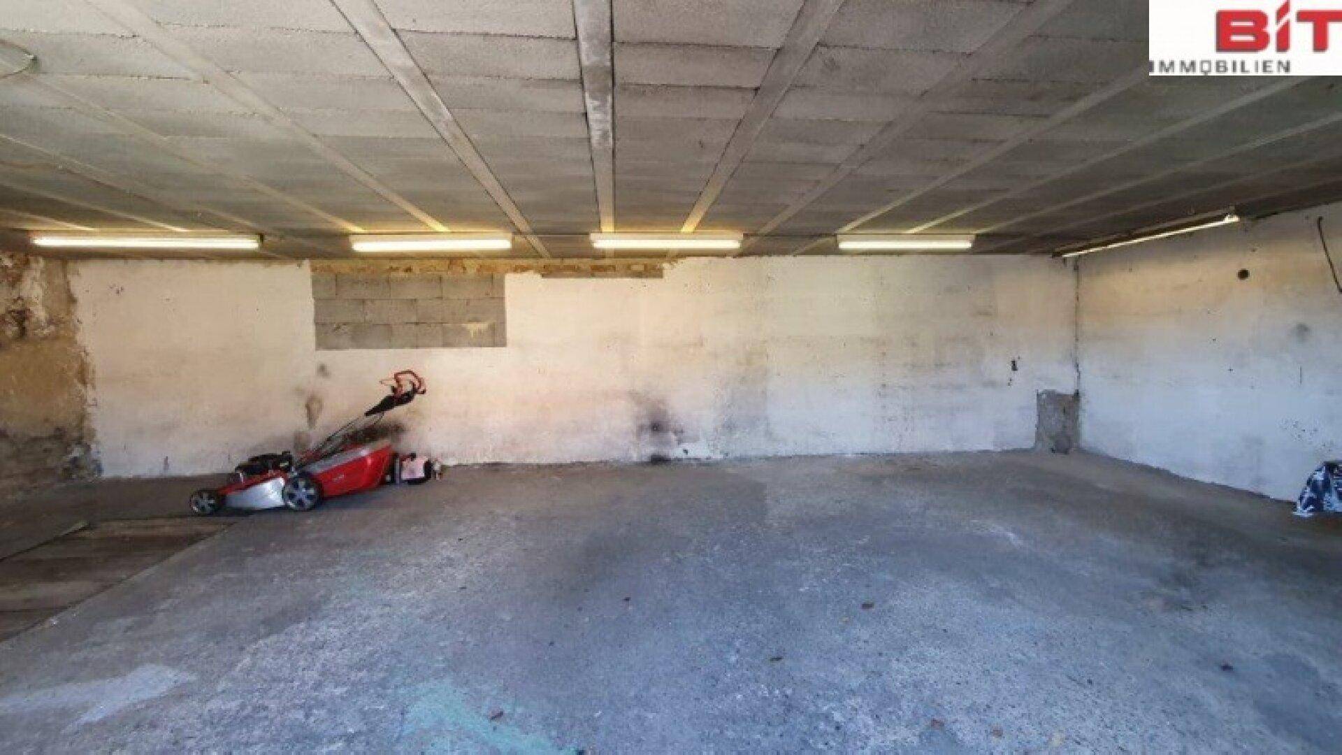 18-Garage