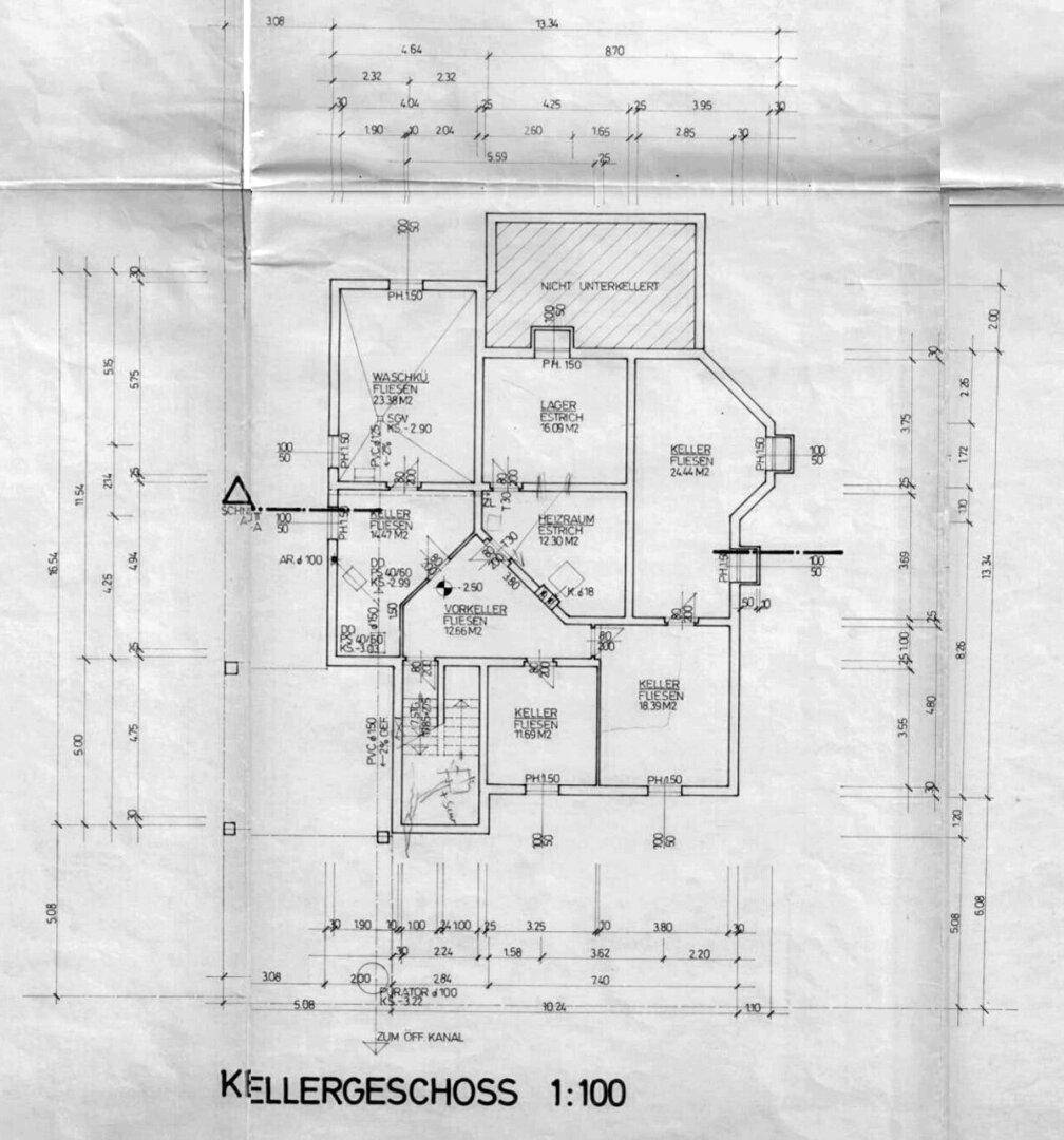 Grundriss des Kellergeschosses mit Lager-, Heiz- und Waschräumen.
