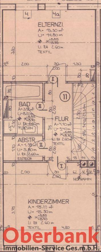 Grundriss der oberen Ebene mit Eltern- und Kinderzimmer, Bad und Abstellraum.