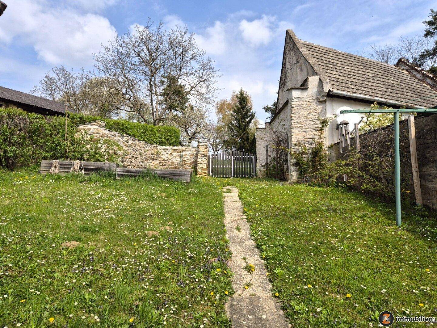 Gepflegtes Wohnhaus mit hoher Privatsphäre und Ausblick! - Widok 3