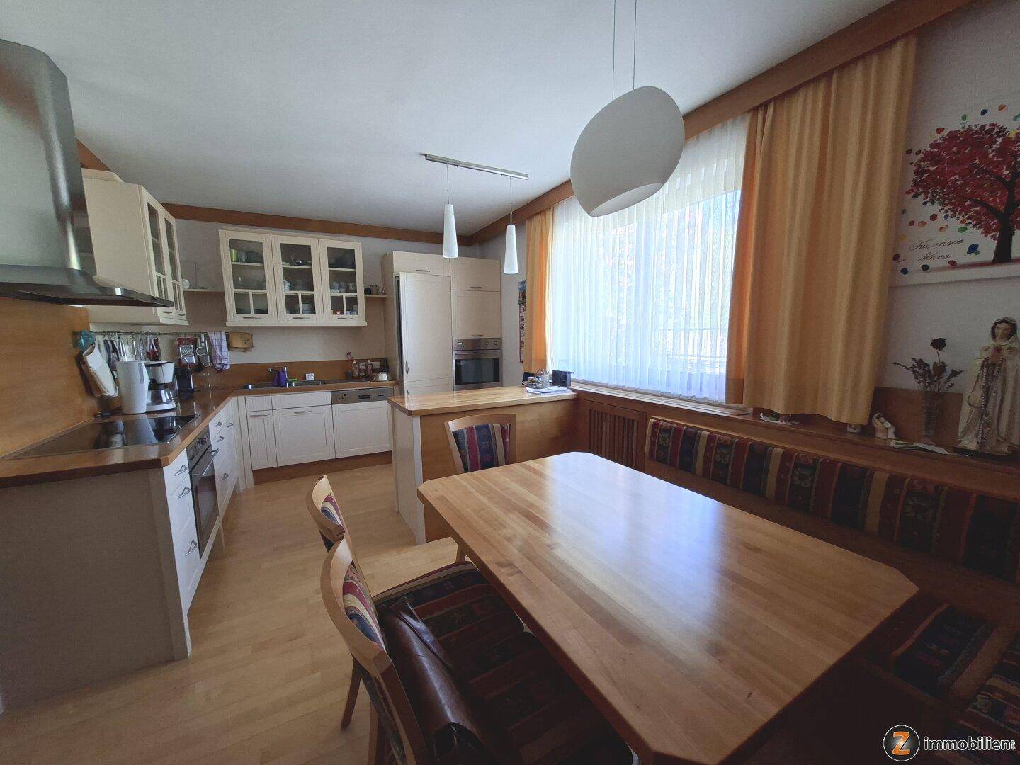 Gepflegtes Ein- Zweifamilienhaus mit traumhaften Ausblick - Vista 2