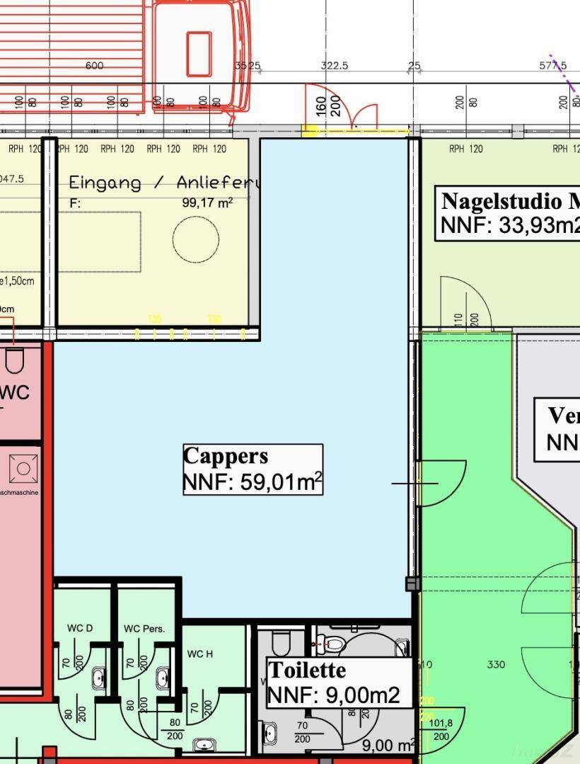 Detaillierter Grundriss eines Gewerbeobjekts mit verschiedenen Nutzflächen und Toiletten.