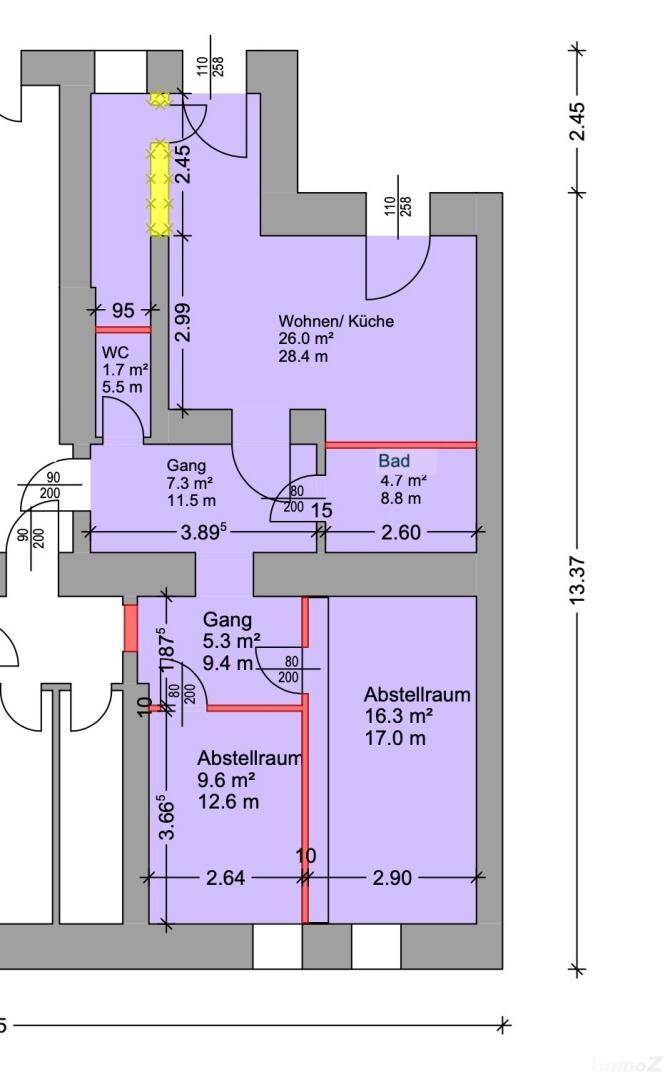 Grundrissplan zeigt die Aufteilung der Wohnung mit Wohn-/Küchenbereich, Bad und Abstellräumen.