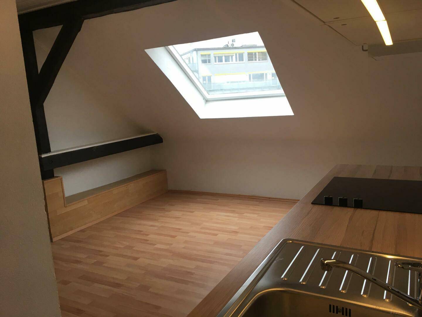 Ruhige Dachgeschosswohnung in Top-Lage, WG tauglich!!!! – sofort beziehbar! - Prikaz 5