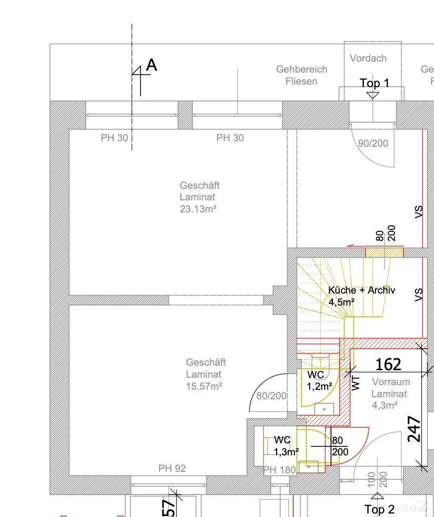 Grundrissplan zeigt Gewerbeflächen mit Laminatboden, zwei WCs und einer kleinen Küche mit Archivbereich.