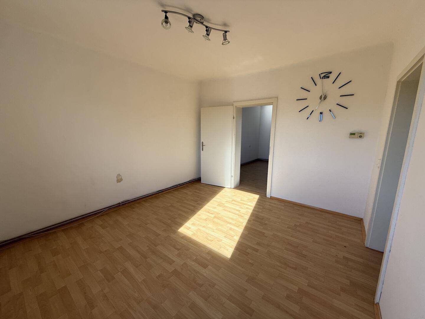 20251105_094719805_iOS