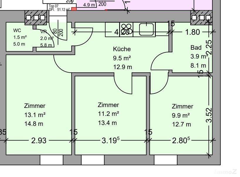 Grundriss der Wohnung mit drei Zimmern, Küche, Bad und separatem WC.