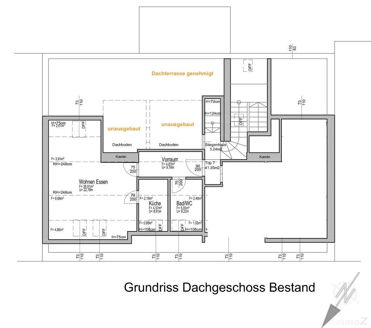 Grundriss des Dachgeschosses mit Wohn- und Essbereich, Küche und Bad.