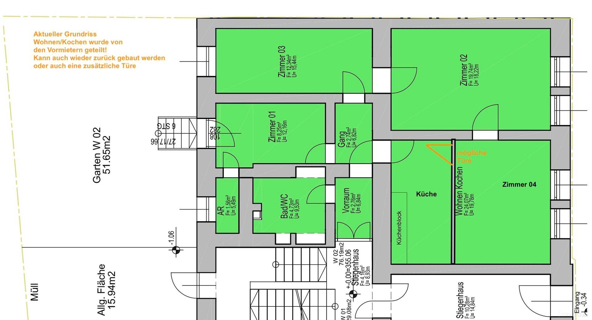 Grundriss einer Wohnung mit mehreren Zimmern, offener Küche, Bad und Gartenbereich.