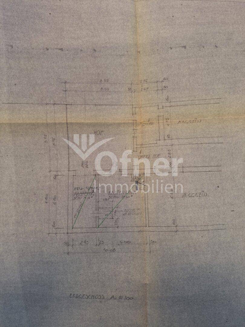 Grundrissplan des Erdgeschosses mit Hofbereich und Magazinräumen.