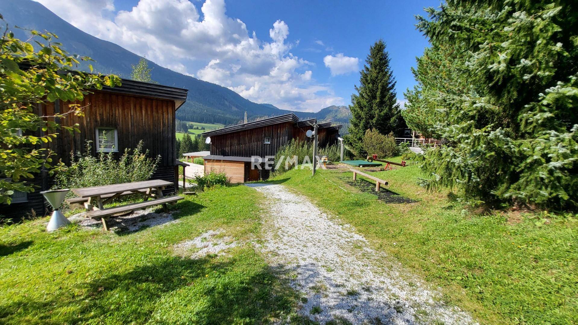 Allgemeinbereich mit Spielplatz