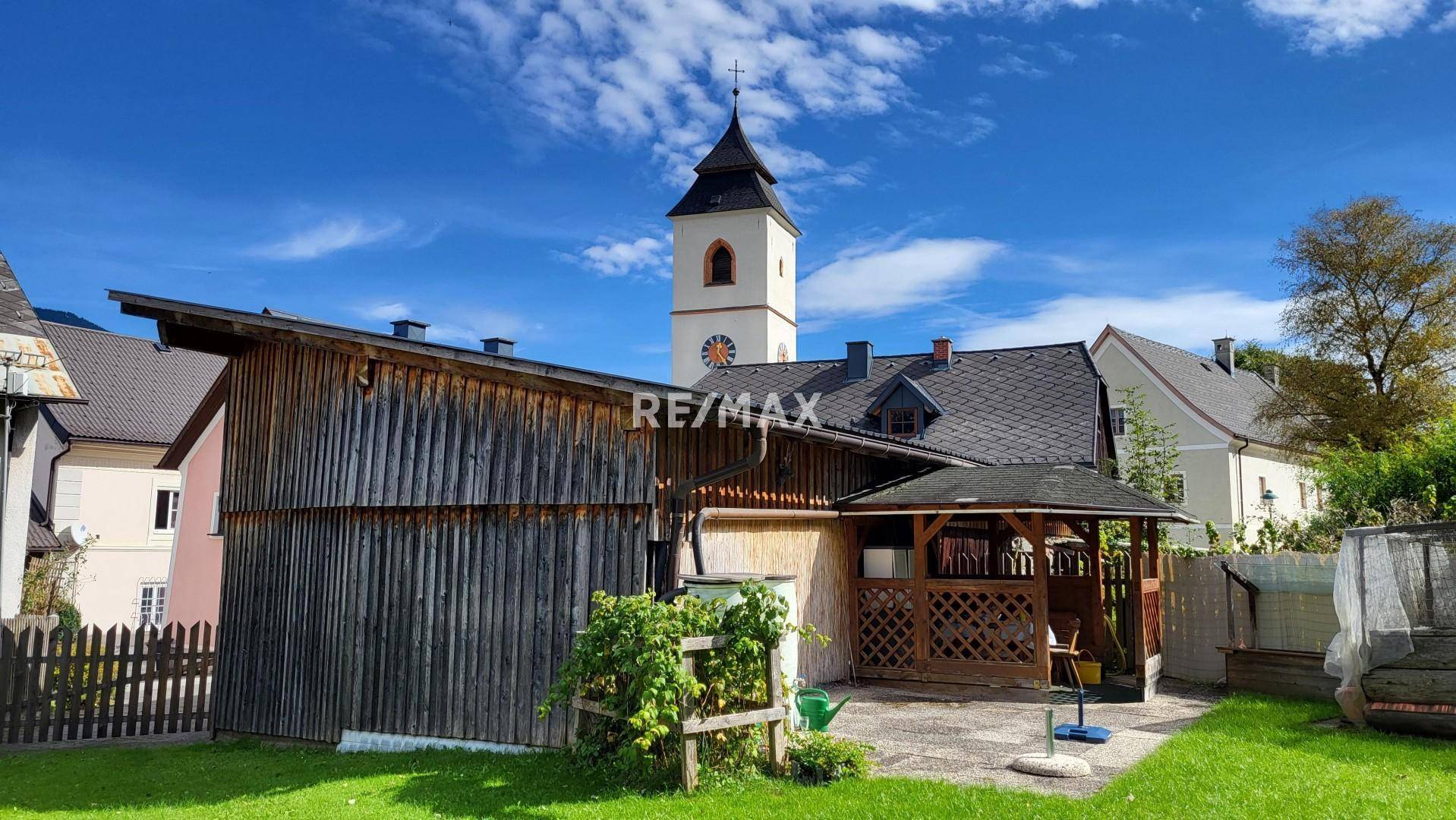 Garten mit Pavillon