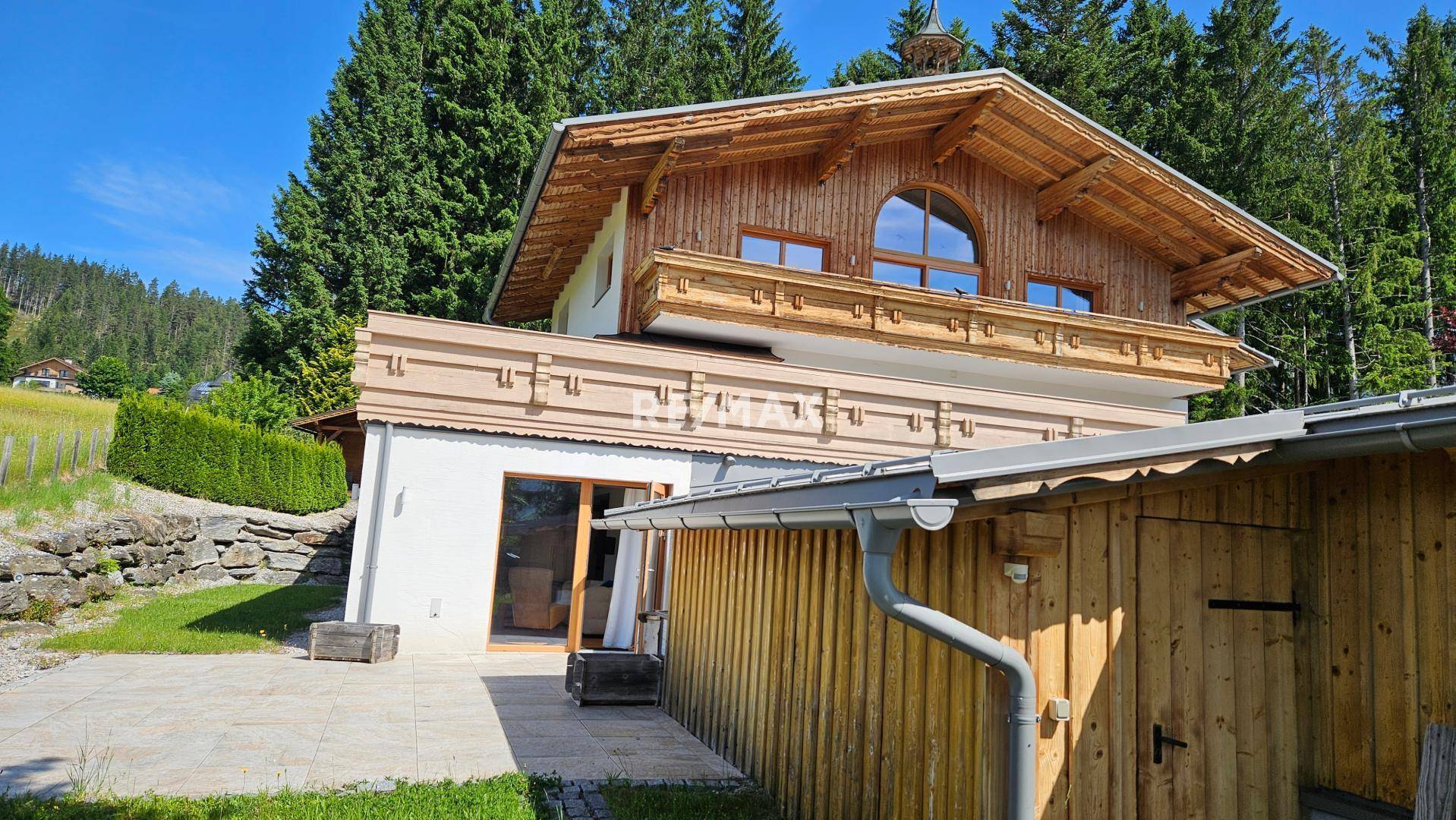 Terrasse und Abstellräume