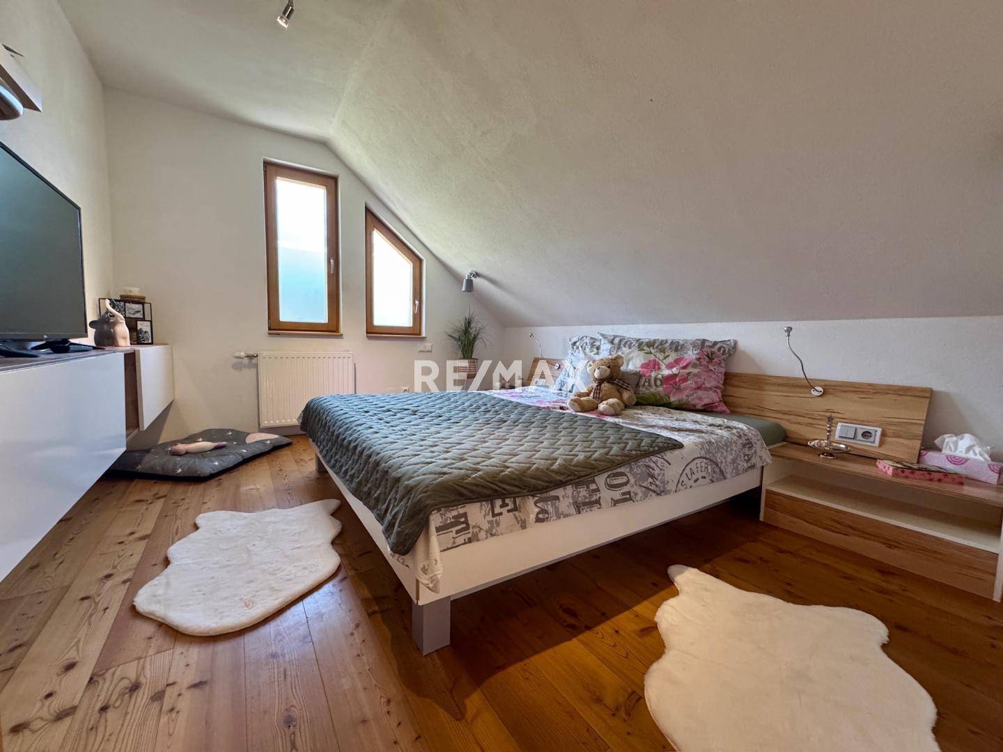 Schlafzimmer 1