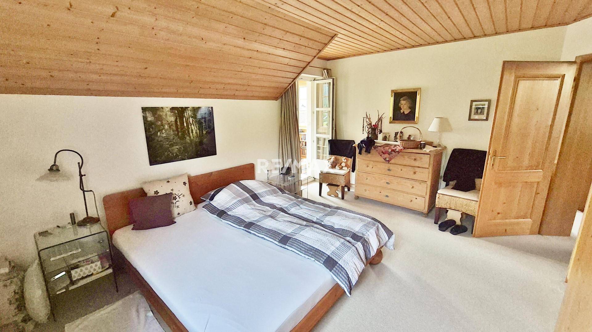 Schlafzimmer 1