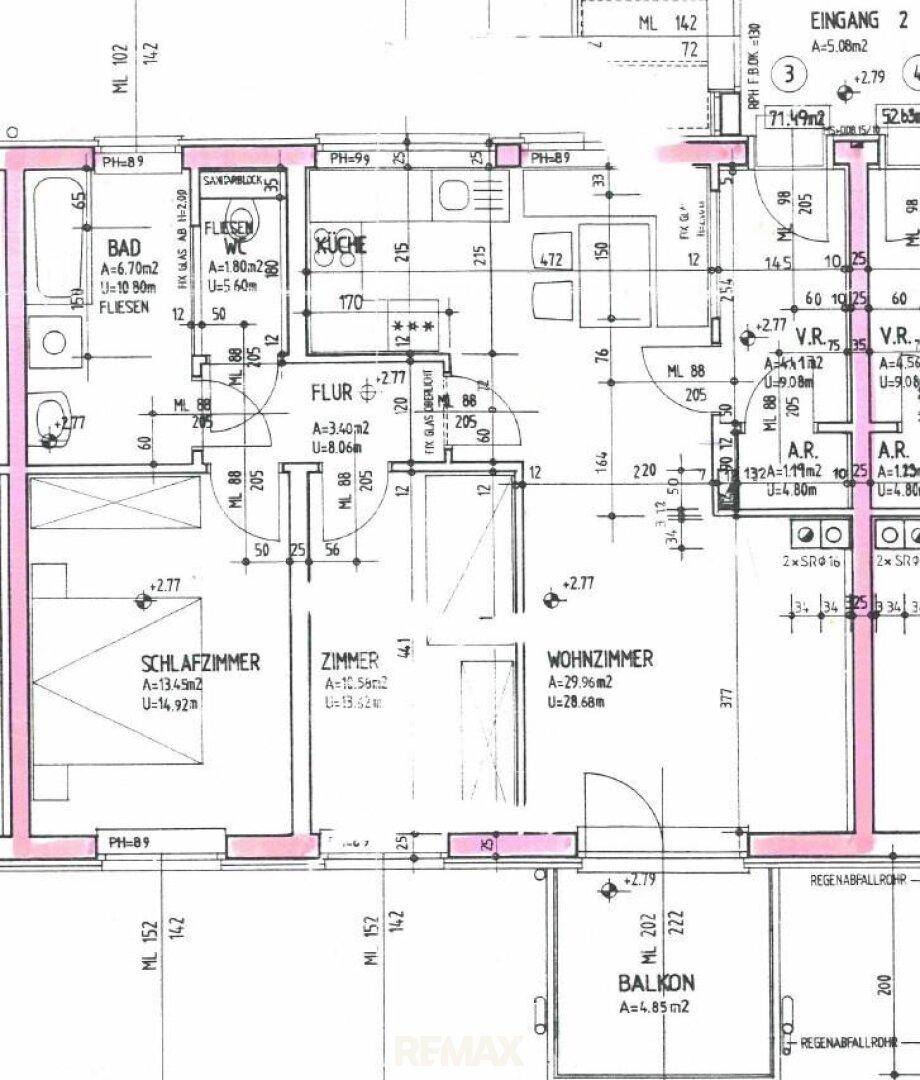 Grundriss der Wohnung mit Schlafzimmern, Wohnzimmer, Bad, WC und Balkon.
