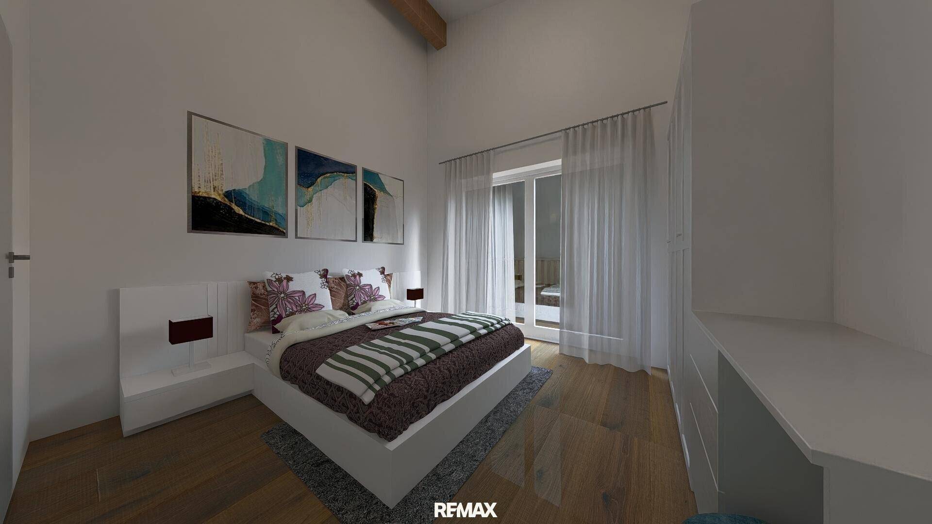 Helles Schlafzimmer mit Holzboden, modernen Kunstwerken und Zugang zu einem Balkon.