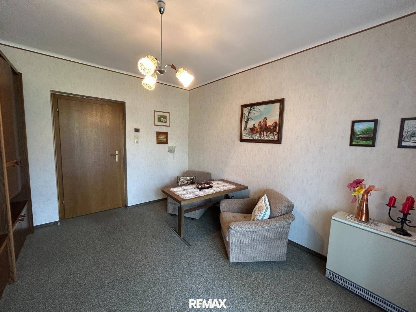NEUER PREIS!!! Sehr gepflegte 3-Zimmer Wohnung mit Loggia! - Mehr