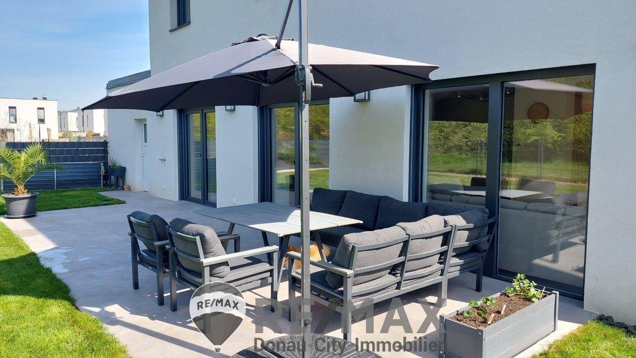 4 Terrasse mit Garten 2231