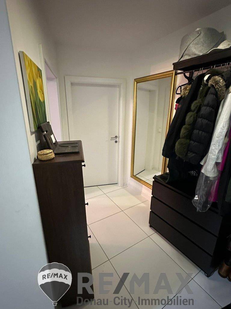 11 Vorzimmer Garderobe 2700